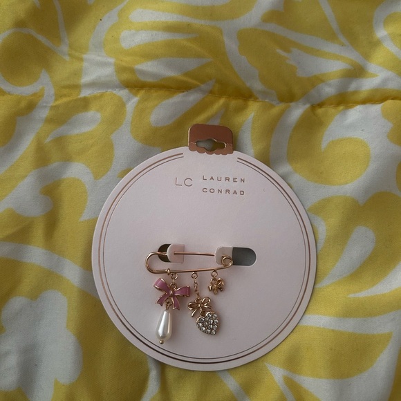 LC Lauren Conrad Accessories - LC Lauren Conrad Gold Bow and Pink Enamel Charm Brooch with Pearl Drop